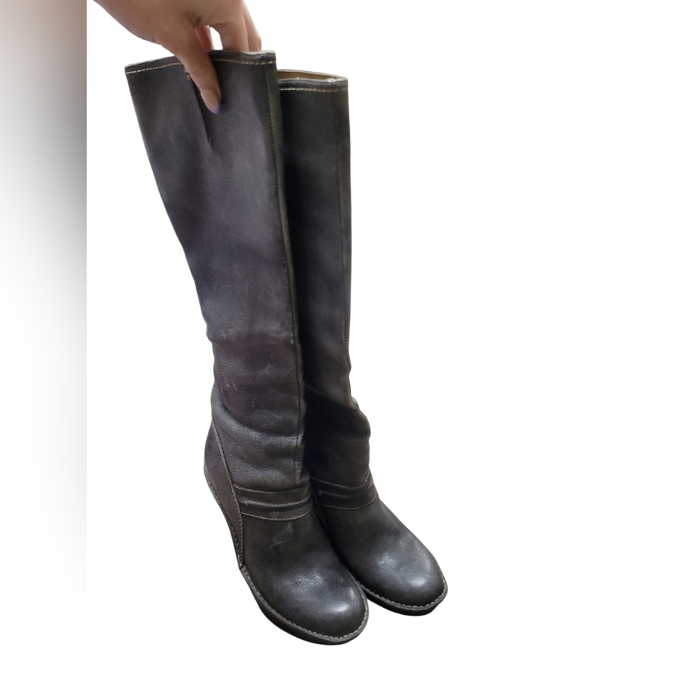 frye victoria heeled boots. have some scuffs # frye #leather - Picture 2 of 7